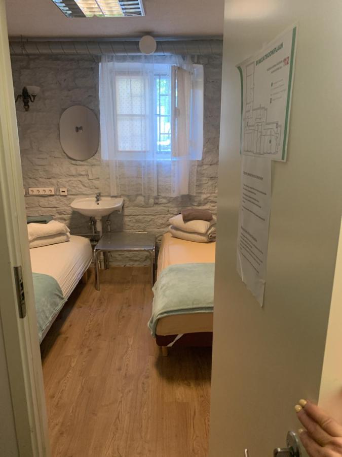 Bedroom With Private Bathroom *