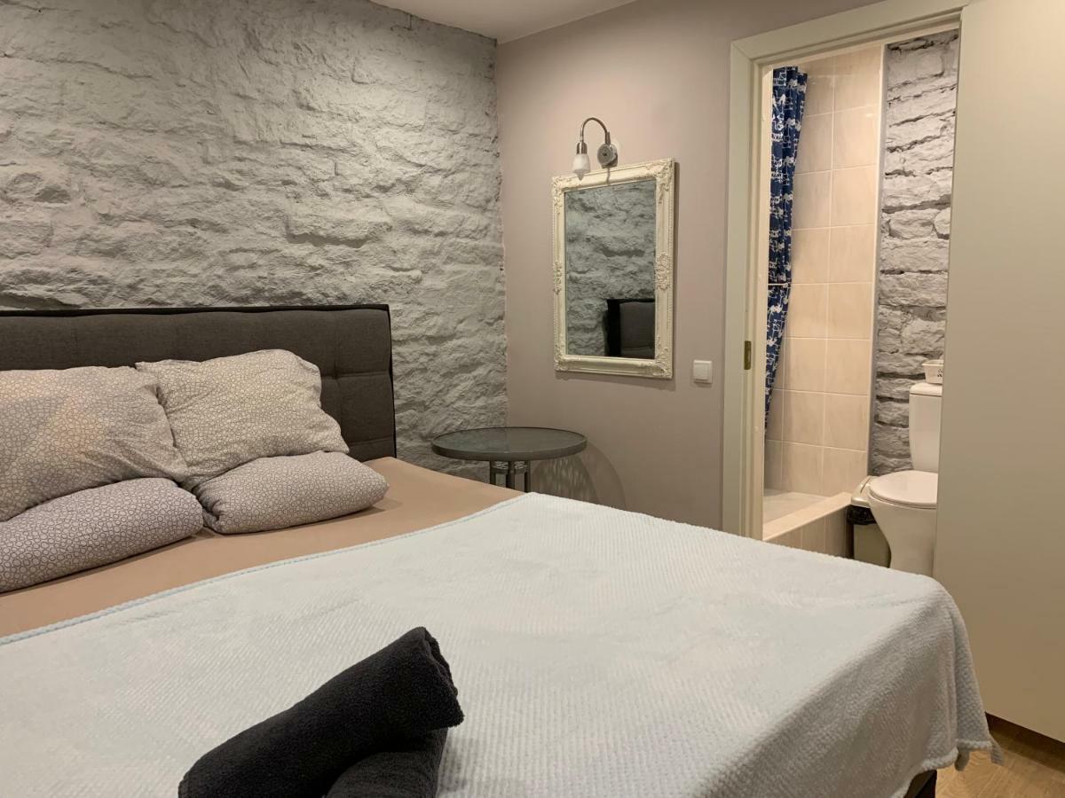 Bedroom With Private Bathroom Hostel *