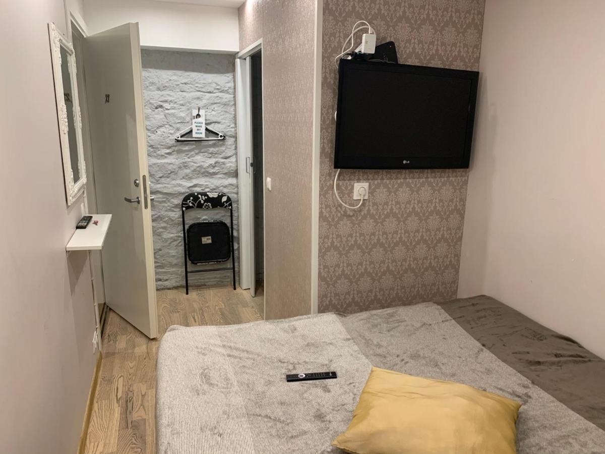 Bedroom With Private Bathroom Hostel